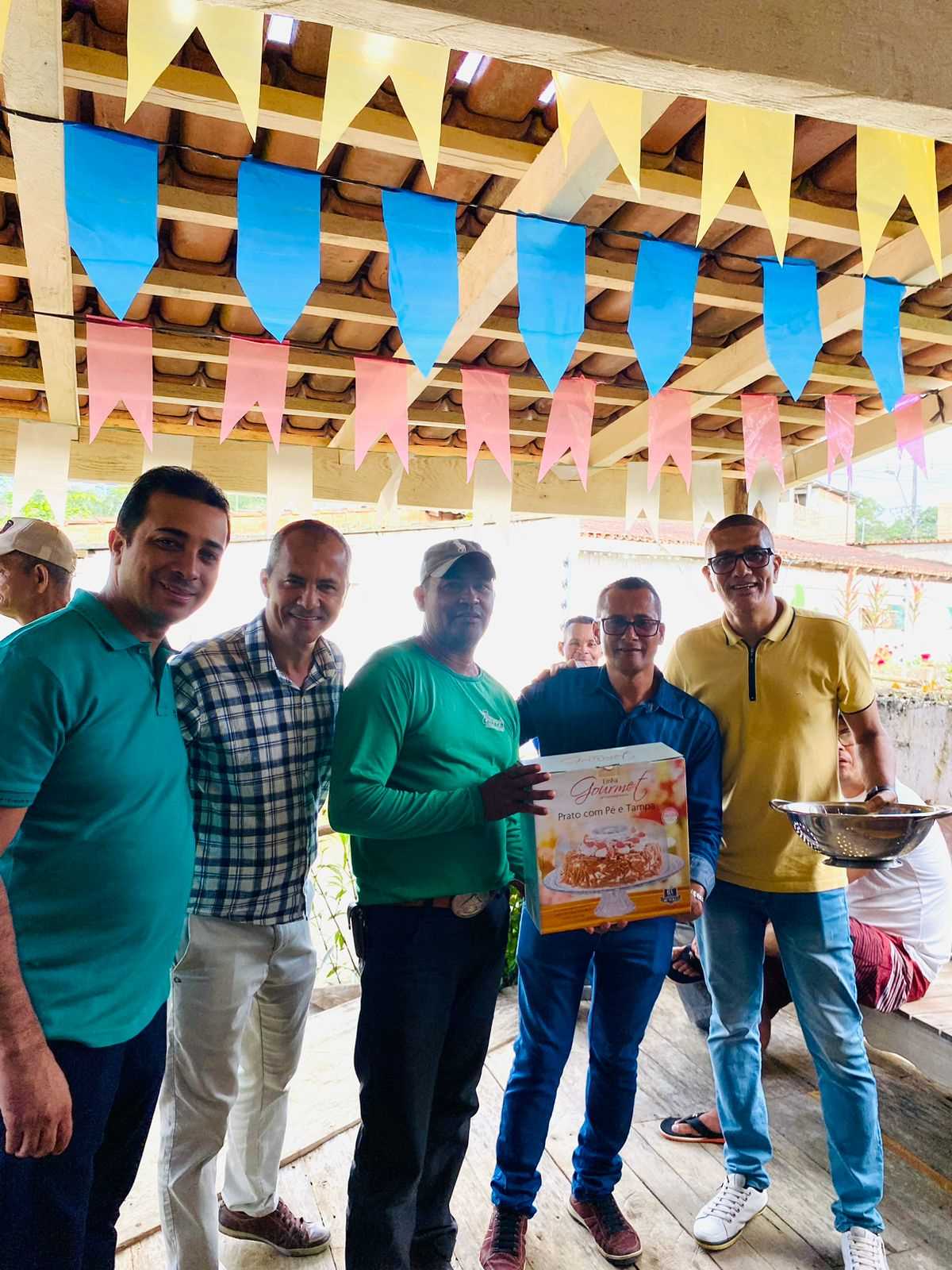 Camacã: Respeito e admiração; Prefeitura comemora o Dia do Gari com café da manhã